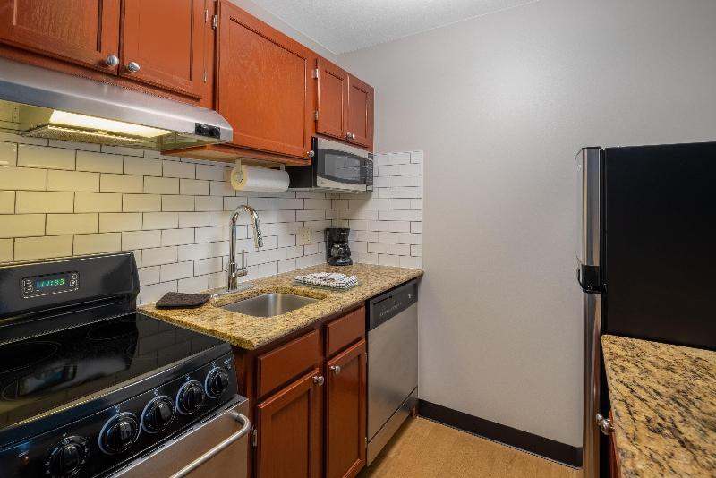 Candlewood Suites Boston North Shore - Danvers image