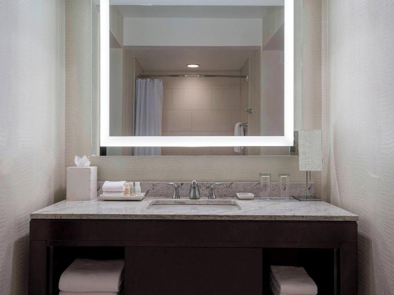 Renaissance Baton Rouge Hotel image