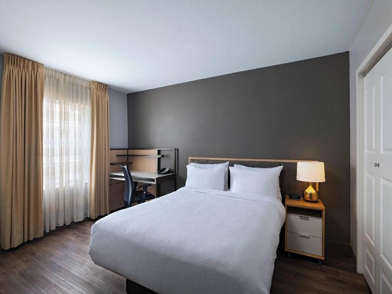 TownePlace Suites Baton Rouge South image