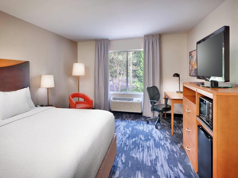 Fairfield Inn & Suites Seattle Bellevue/Redmond image