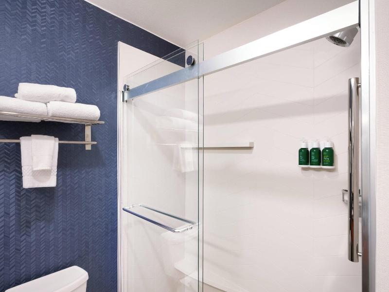 Fairfield Inn & Suites Seattle Bellevue/Redmond image