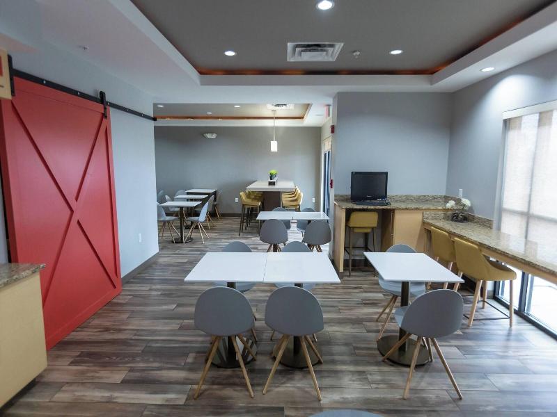 TownePlace Suites Bowling Green image