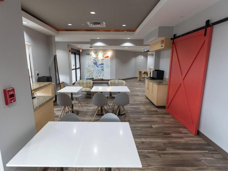 TownePlace Suites Bowling Green image