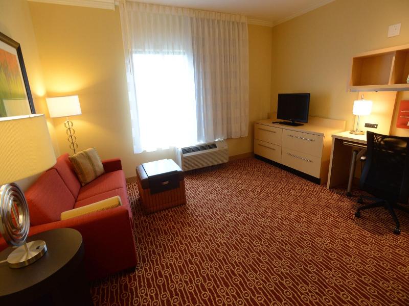 TownePlace Suites Bowling Green image