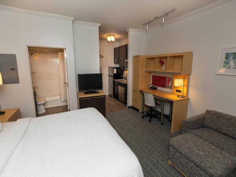 TownePlace Suites Bowling Green image