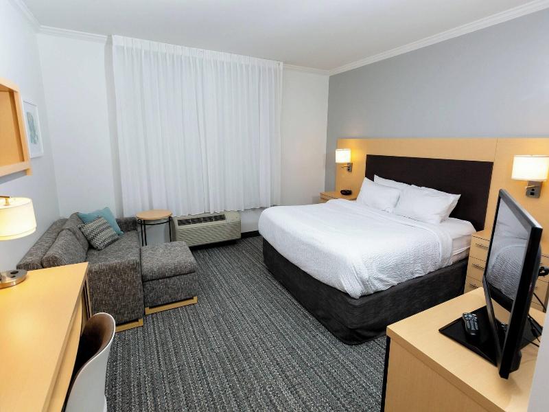 TownePlace Suites Bowling Green image