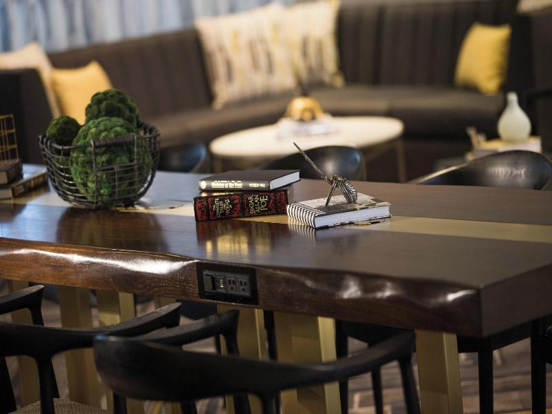 Renaissance Baltimore Harborplace Hotel image