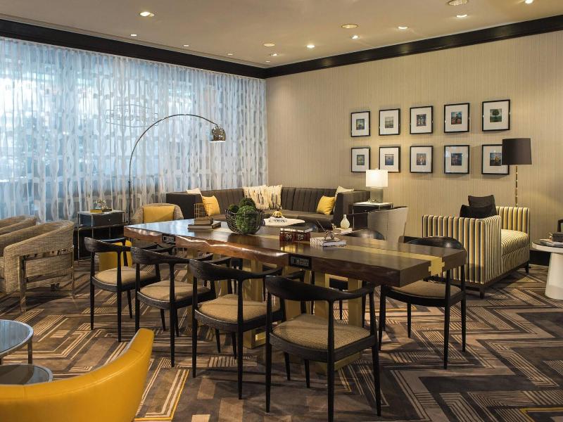 Renaissance Baltimore Harborplace Hotel image