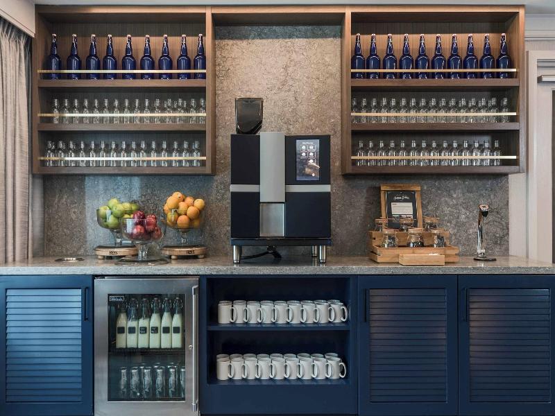 Renaissance Baltimore Harborplace Hotel image