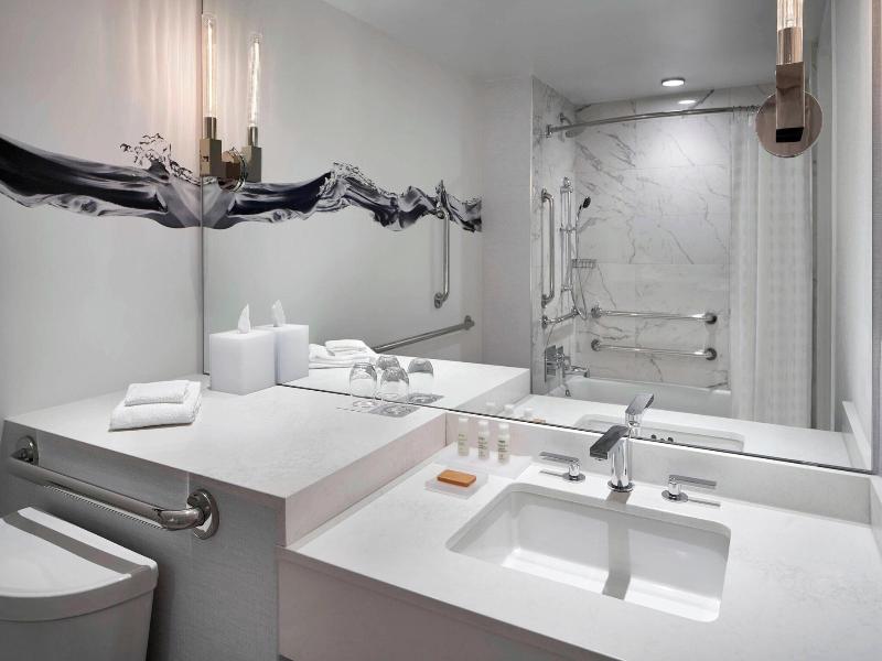 Renaissance Baltimore Harborplace Hotel image