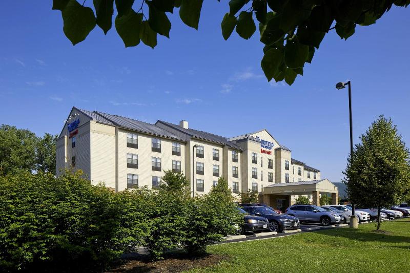 Fairfield Inn & Suites Cumberland image