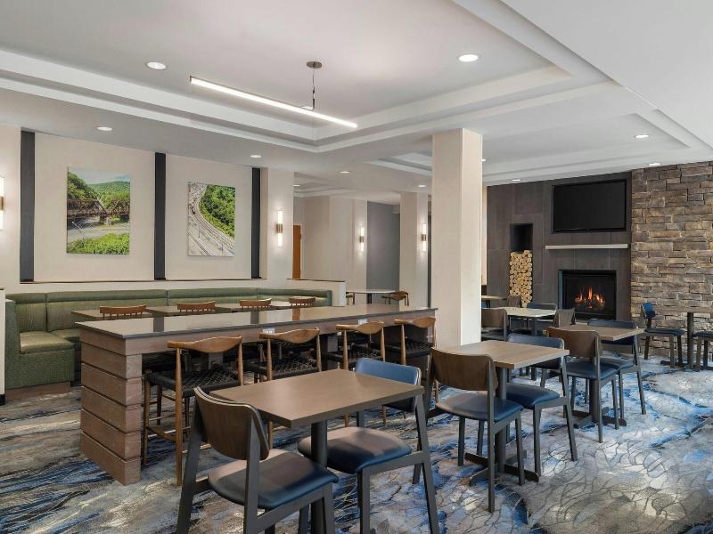 Fairfield Inn & Suites Cumberland image