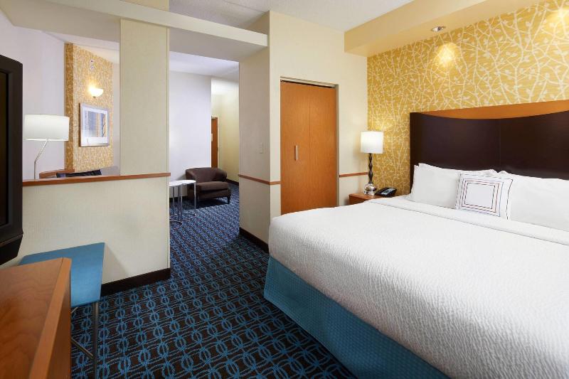 Fairfield Inn & Suites Cumberland image