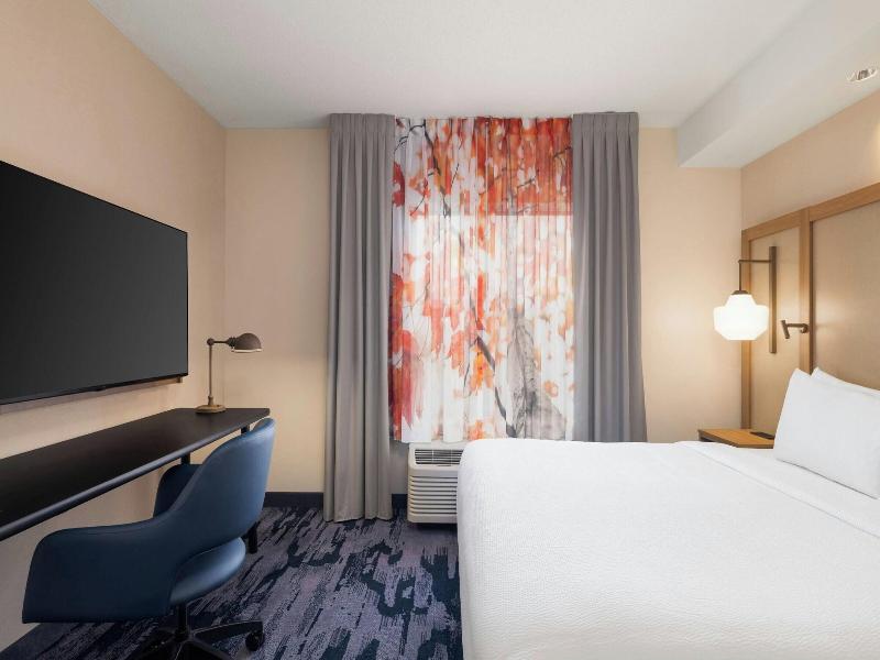 Fairfield Inn & Suites Cumberland image