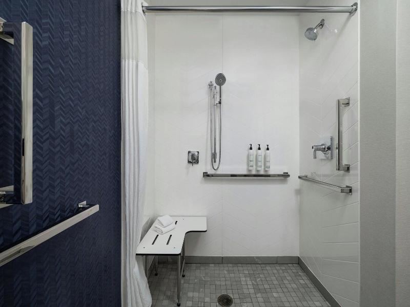 Fairfield Inn & Suites Cumberland image