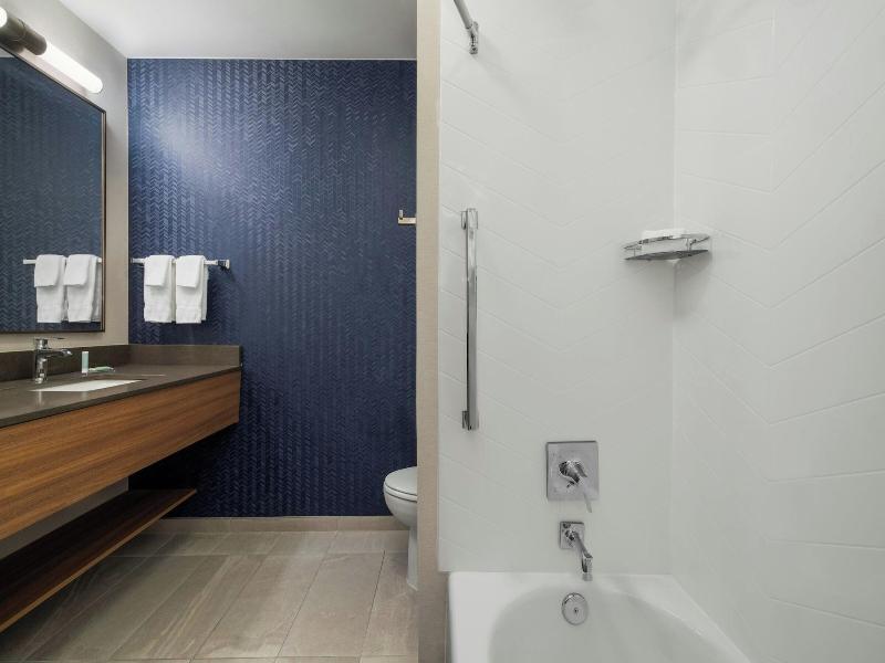 Fairfield Inn & Suites Cumberland image