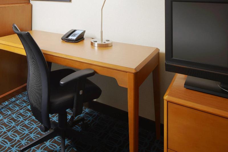 Fairfield Inn & Suites Cumberland image