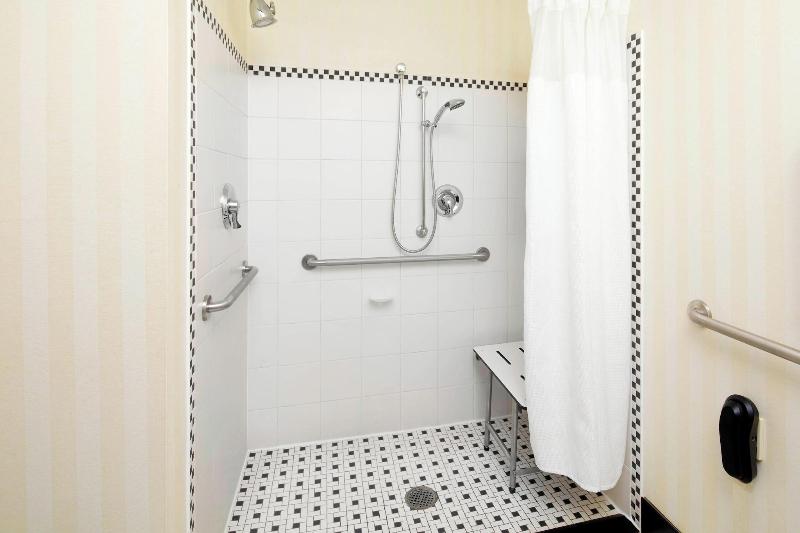 Fairfield Inn & Suites Cumberland image