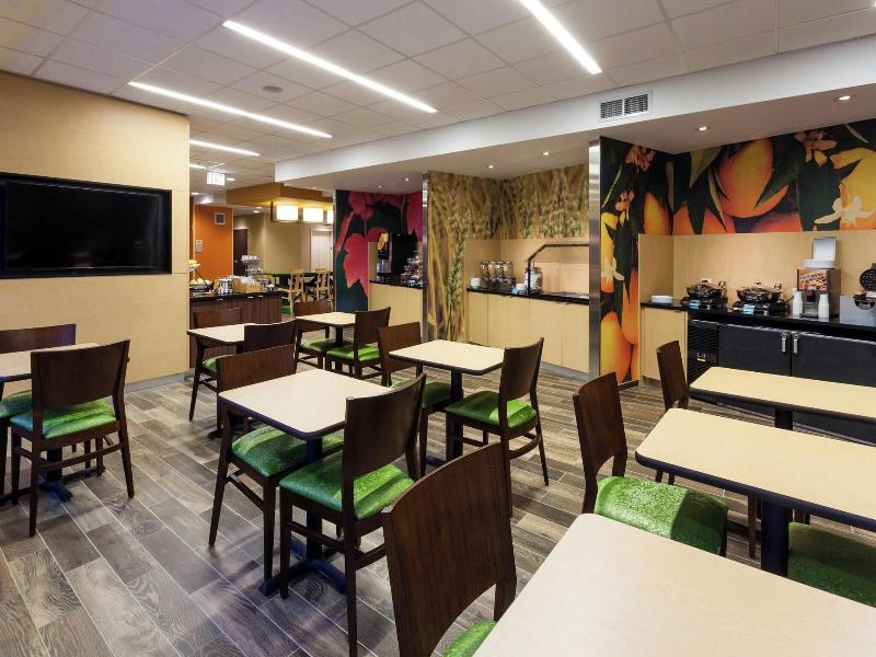 Fairfield Inn &Suites Chicago Downtown/River North image