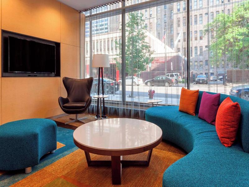 Fairfield Inn &Suites Chicago Downtown/River North image