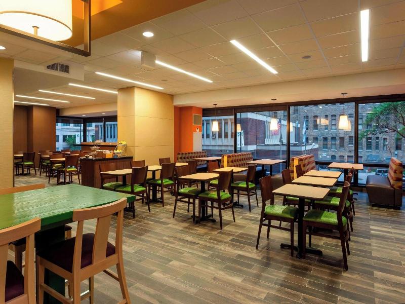 Fairfield Inn &Suites Chicago Downtown/River North image