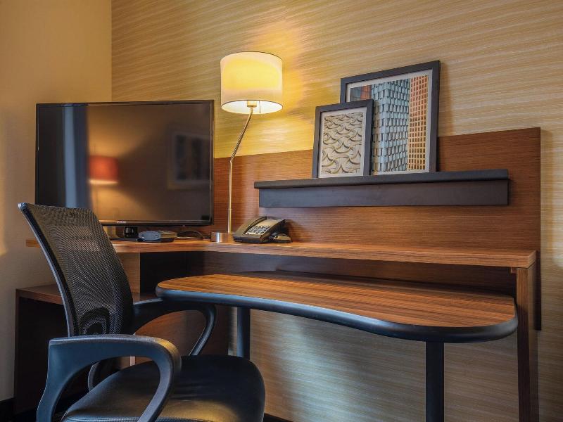 Fairfield Inn &Suites Chicago Downtown/River North image