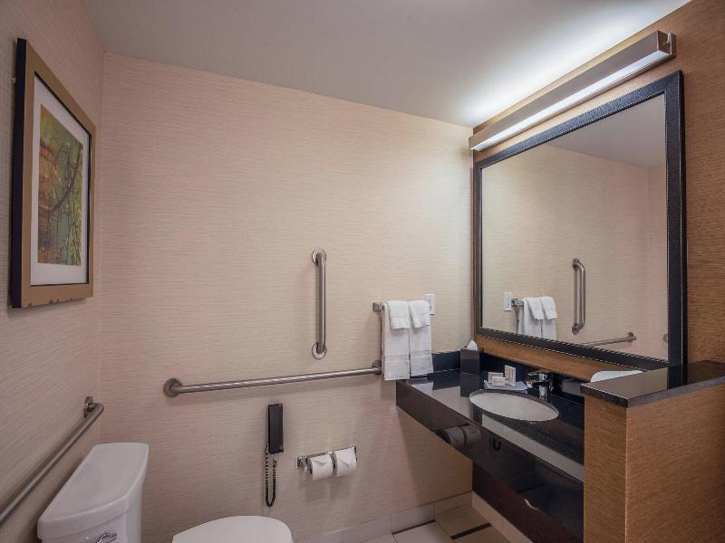 Fairfield Inn &Suites Chicago Downtown/River North image