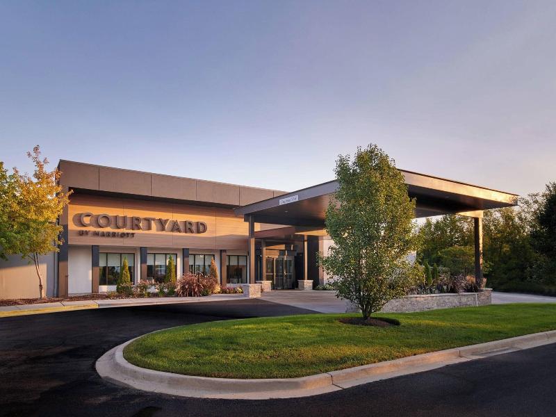 Courtyard Chicago Highland Park/Northbrook image