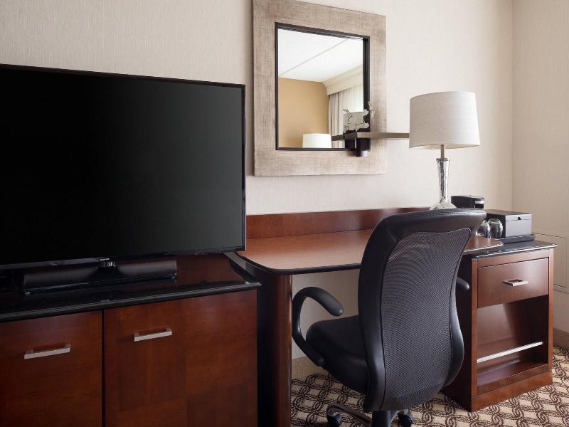 Chicago Marriott Naperville image