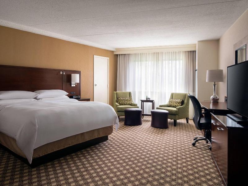 Chicago Marriott Naperville image