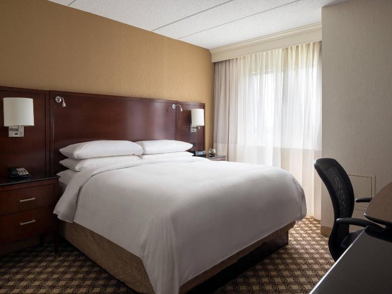 Chicago Marriott Naperville image