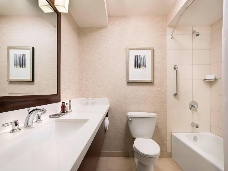 Chicago Marriott Naperville image