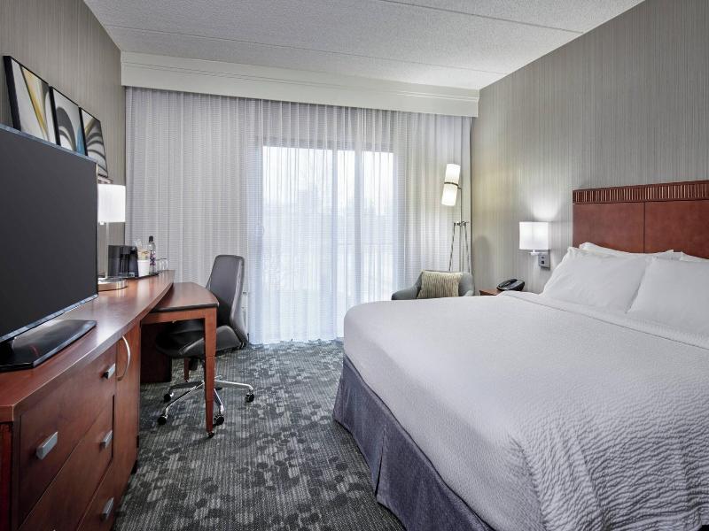 Courtyard Chicago Oakbrook Terrace image