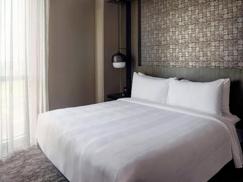 Chicago Marriott Southwest at Burr Ridge image
