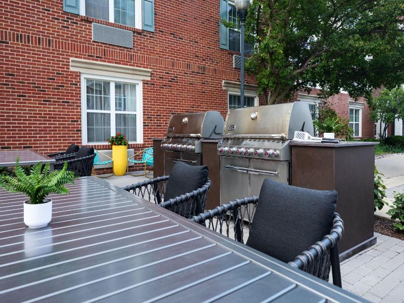 TownePlace Suites Chicago Lombard image