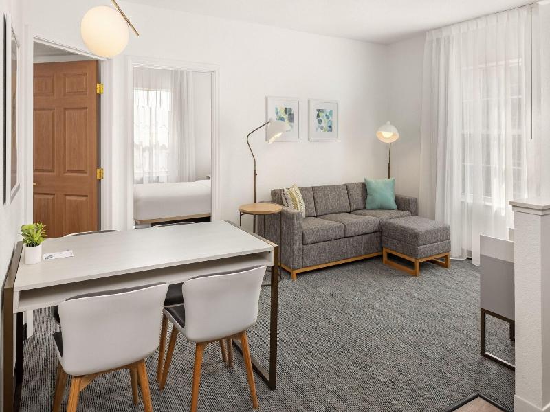 TownePlace Suites Chicago Lombard image