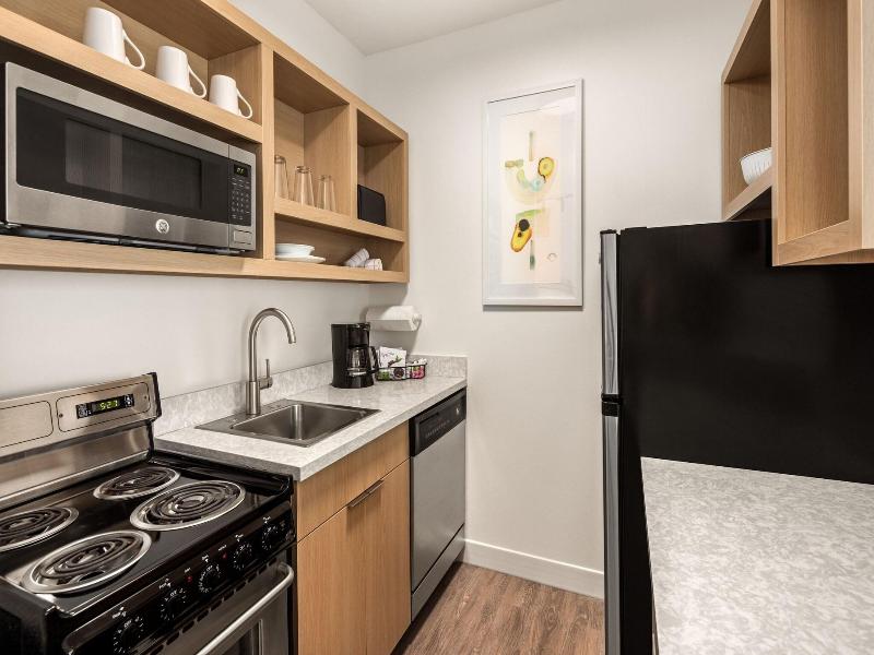 TownePlace Suites Chicago Lombard image