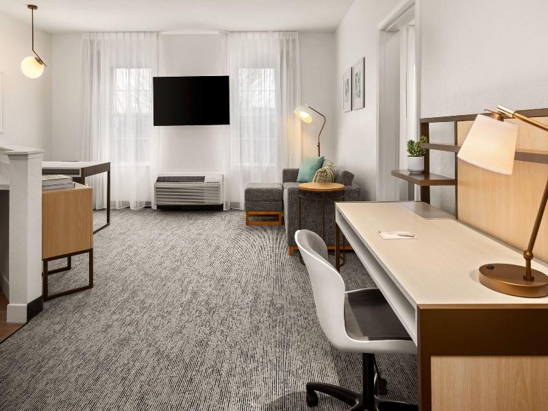 TownePlace Suites Chicago Lombard image