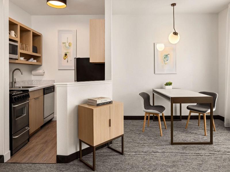 TownePlace Suites Chicago Lombard image