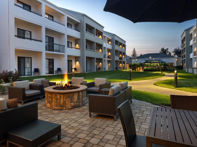 Courtyard Chicago Waukegan/Gurnee image