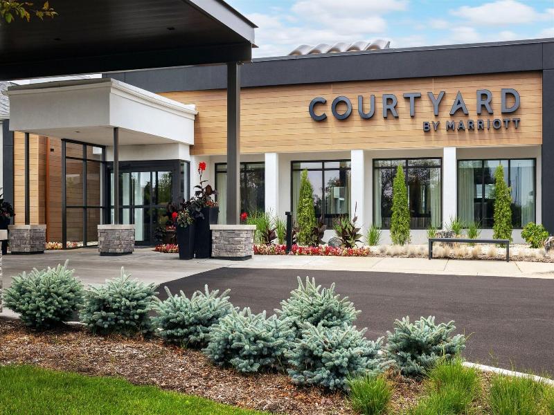 Courtyard Chicago Waukegan/Gurnee image