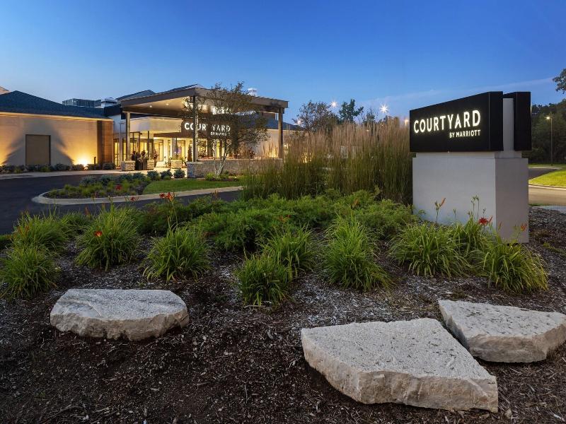 Courtyard Chicago Waukegan/Gurnee image