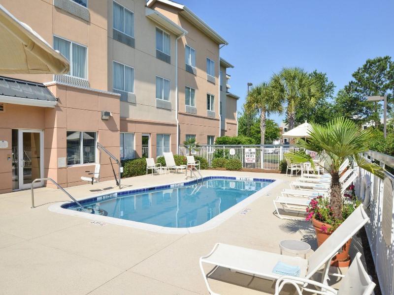 Fairfield Inn & Suites Charleston North/Univ. Area