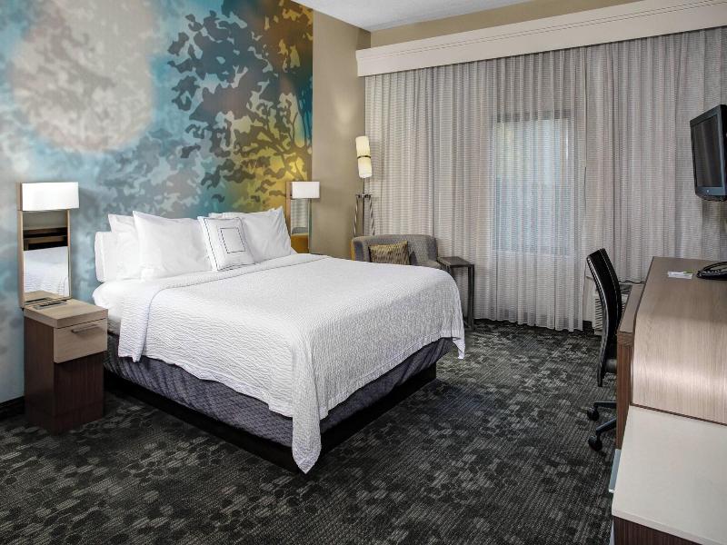 Courtyard by Marriott Cleveland Westlake image