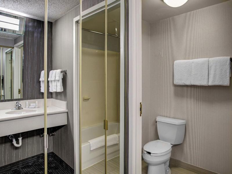 Courtyard by Marriott Cleveland Westlake image