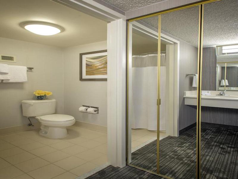 Courtyard by Marriott Cleveland Westlake image