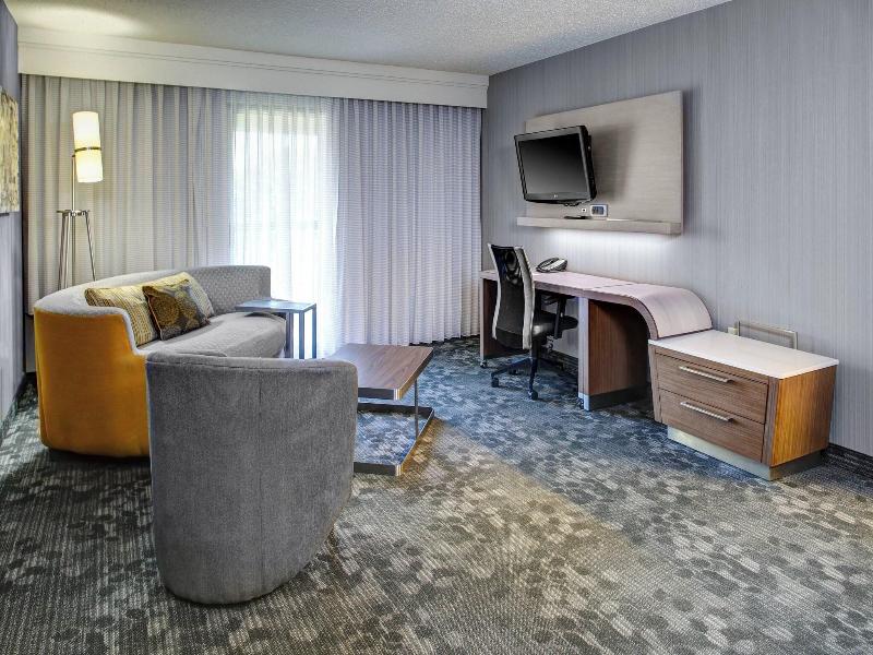 Courtyard by Marriott Cleveland Westlake image