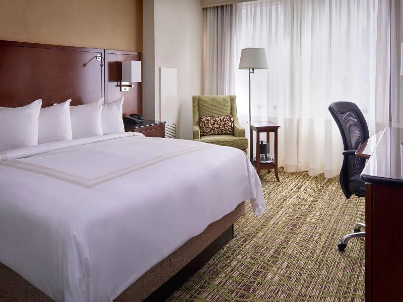 Marriott Cleveland Downtown at Key Tower image