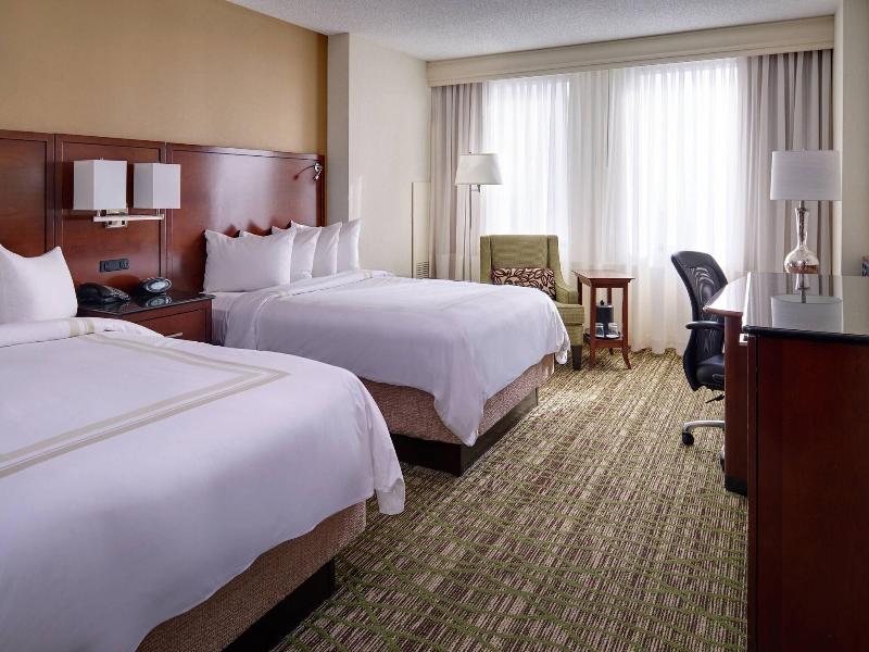 Marriott Cleveland Downtown at Key Tower image