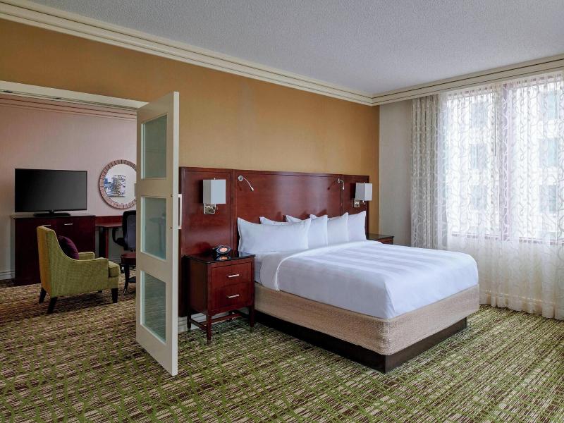 Marriott Cleveland Downtown at Key Tower image